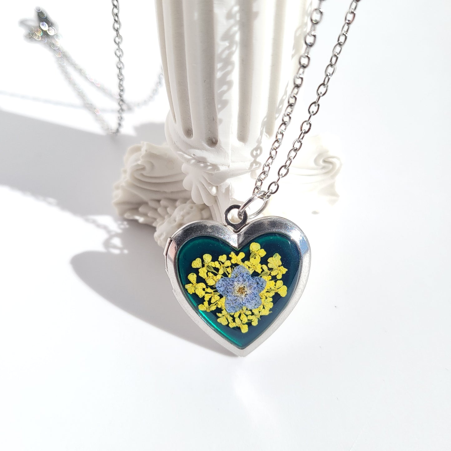 Forget Me Not Flower Heart Photo Locket (Gold or Silver)