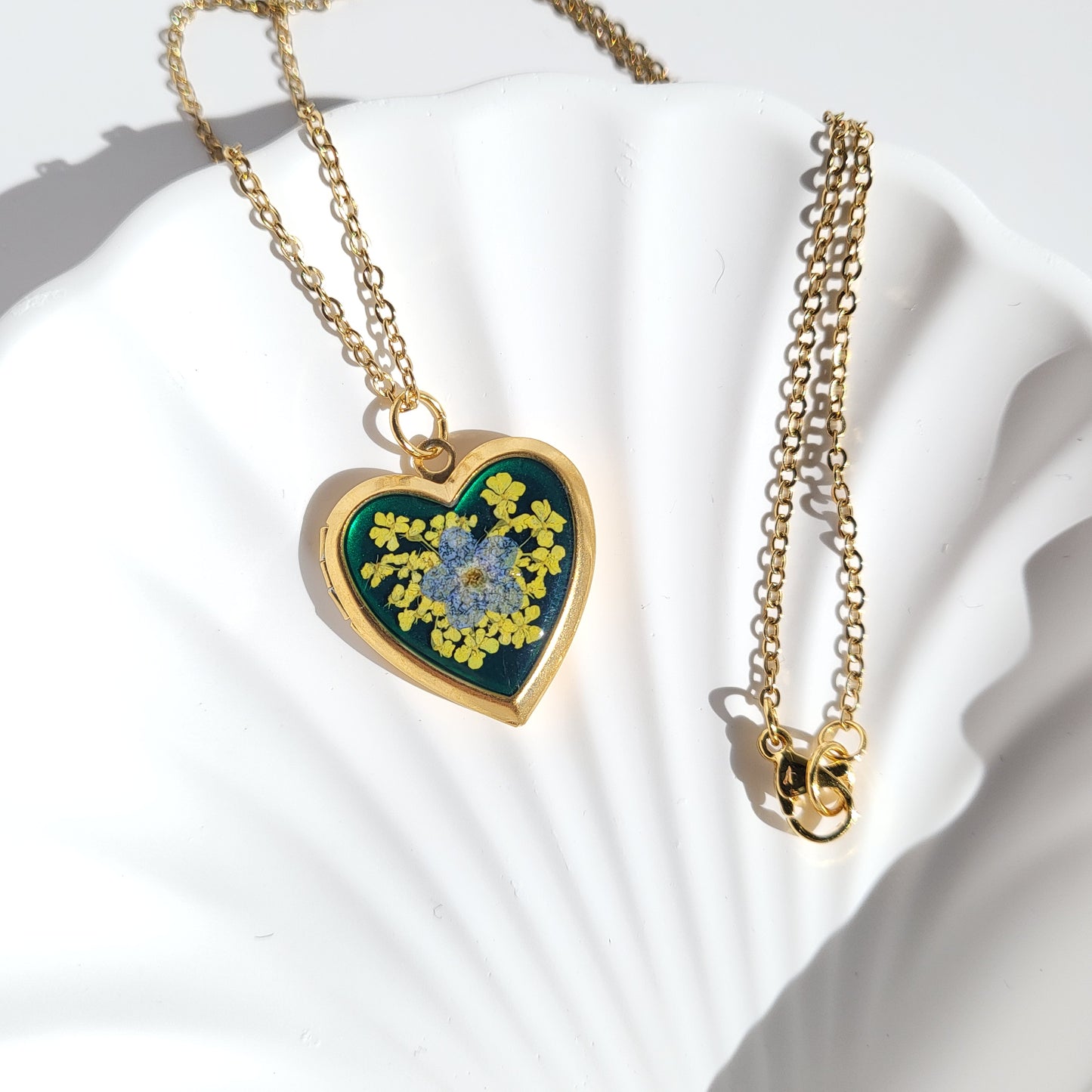 Forget Me Not Flower Heart Photo Locket (Gold or Silver)