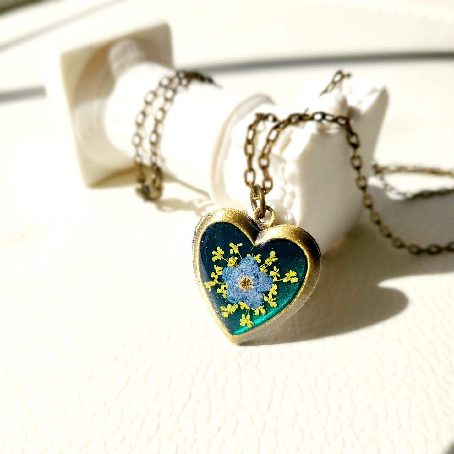 Forget Me Not Heart Photo Locket (Antique Bronze)
